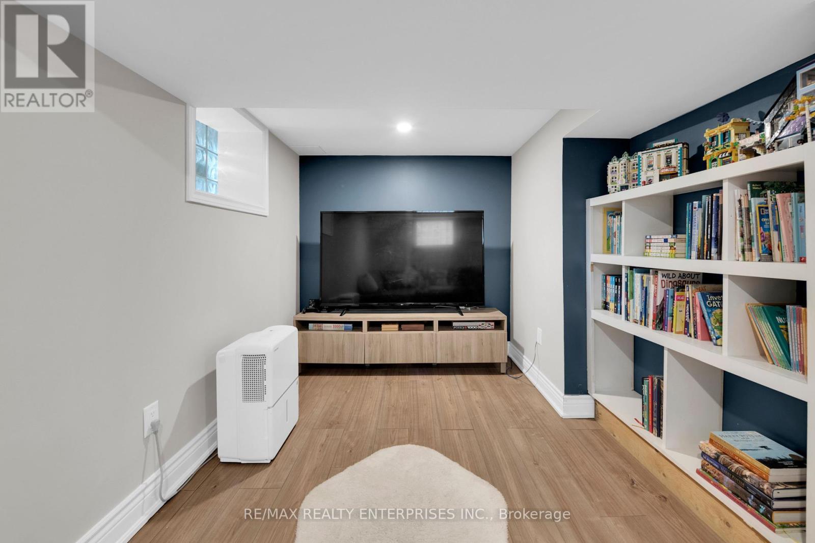 Photo 28 of 67 Kensington Avenue S, Hamilton ON