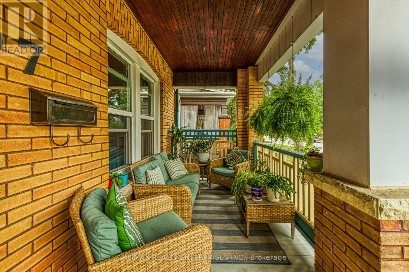Photo 24 of 67 Kensington Avenue S, Hamilton ON