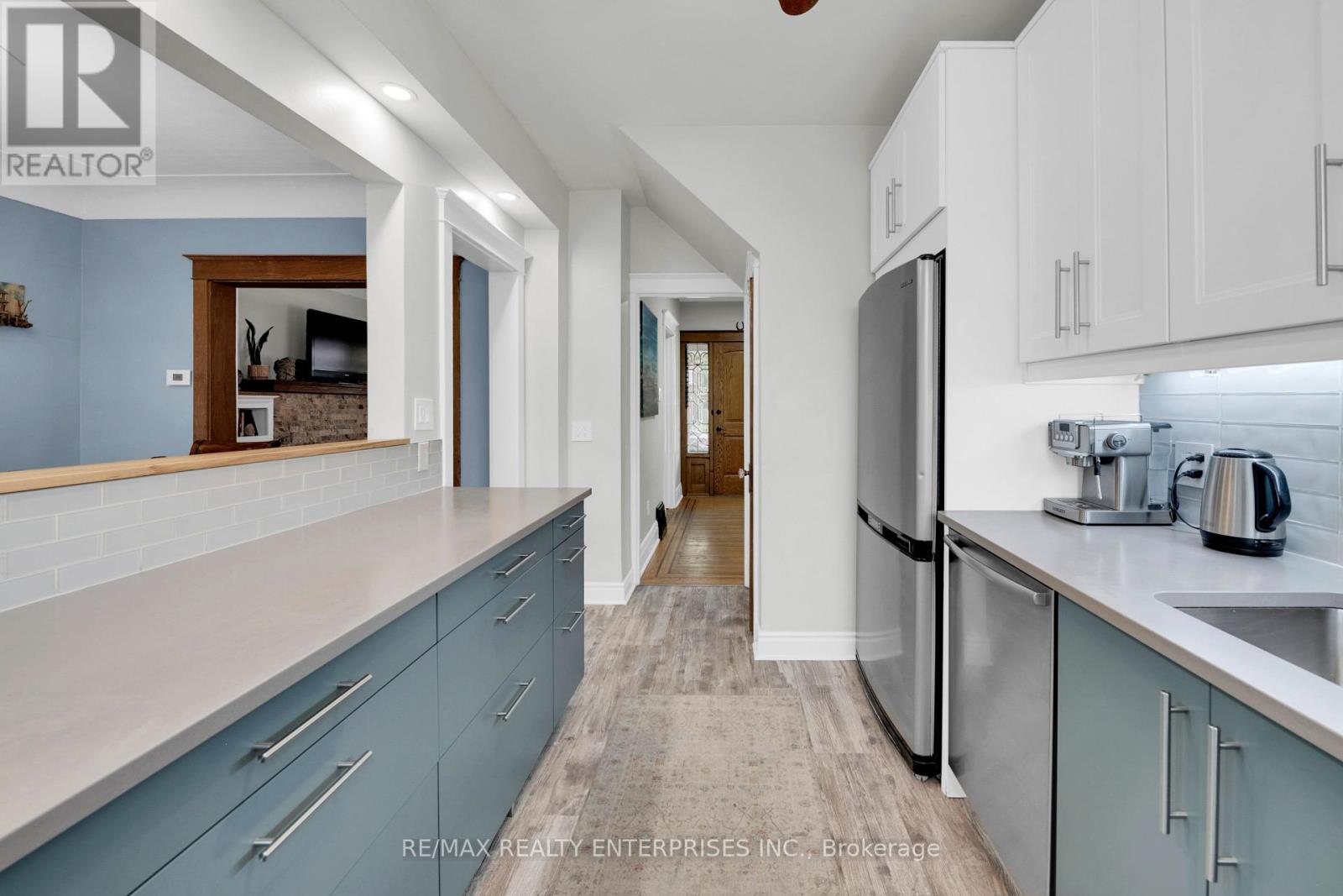 Photo 22 of 67 Kensington Avenue S, Hamilton ON