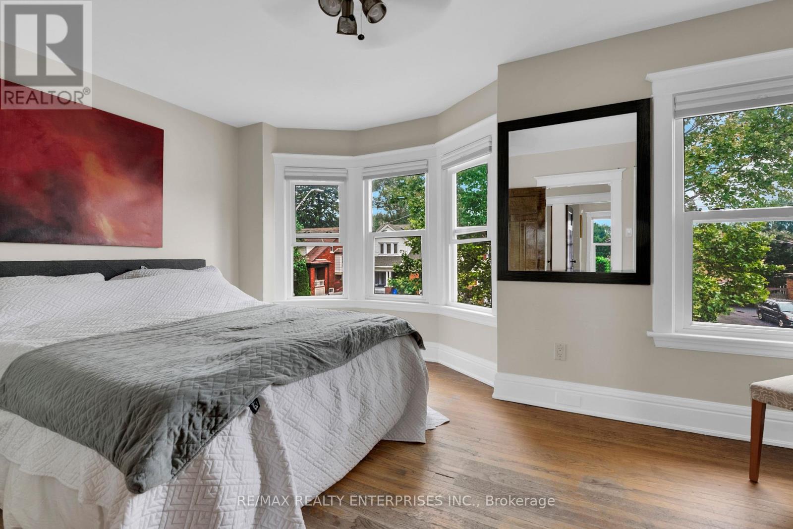 Photo 34 of 67 Kensington Avenue S, Hamilton ON