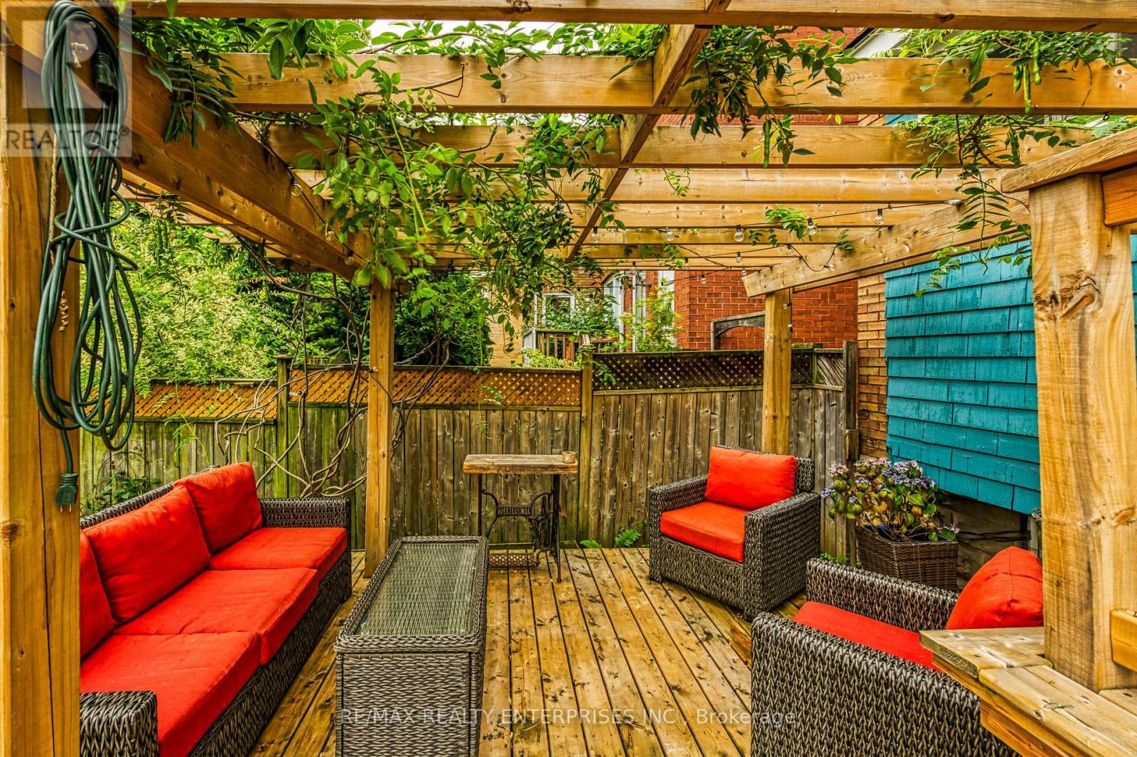 Photo 6 of 67 Kensington Avenue S, Hamilton ON
