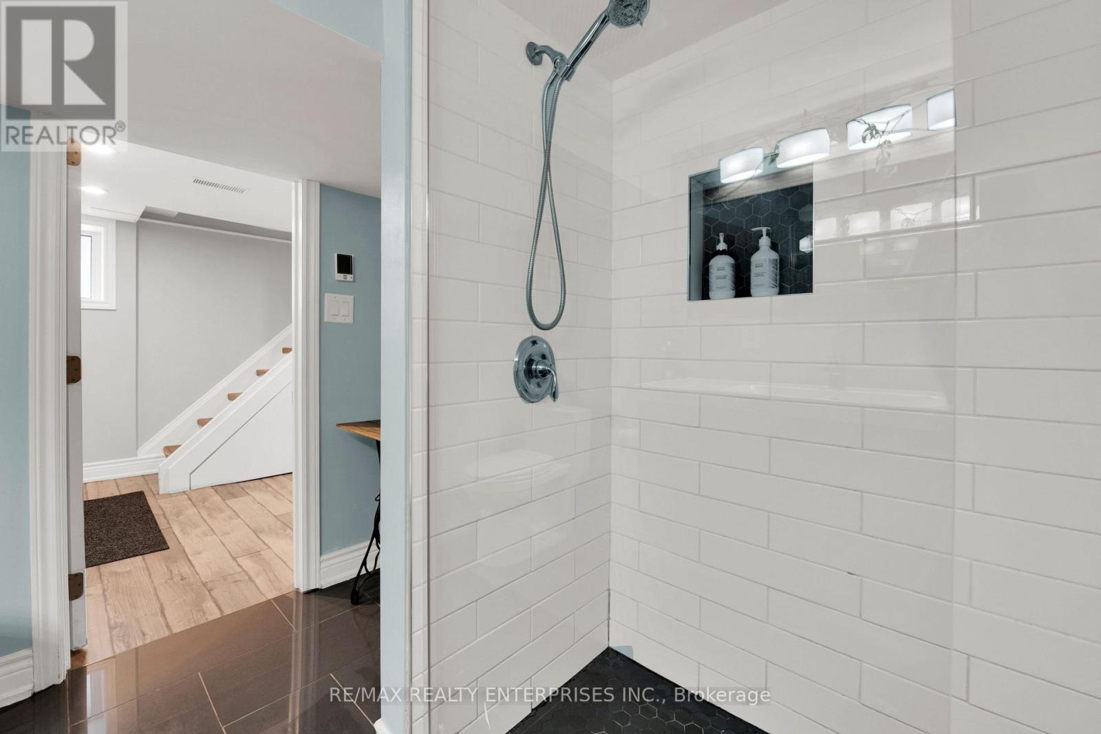 Photo 1 of 67 Kensington Avenue S, Hamilton ON