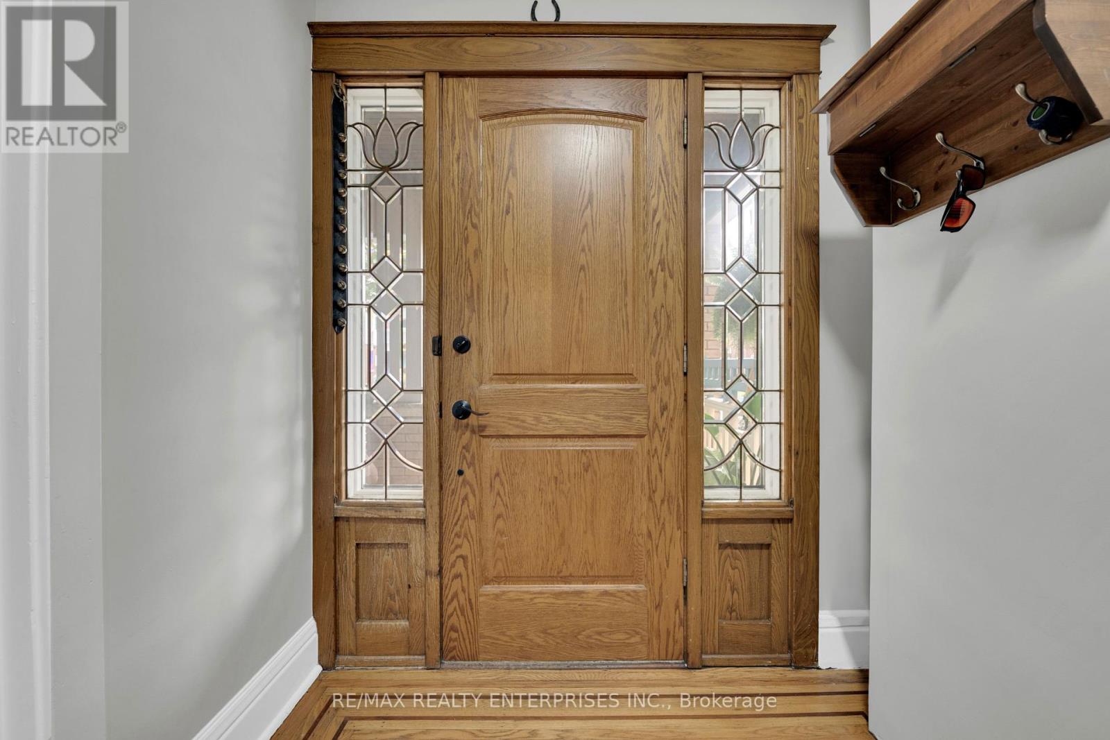 Photo 25 of 67 Kensington Avenue S, Hamilton ON