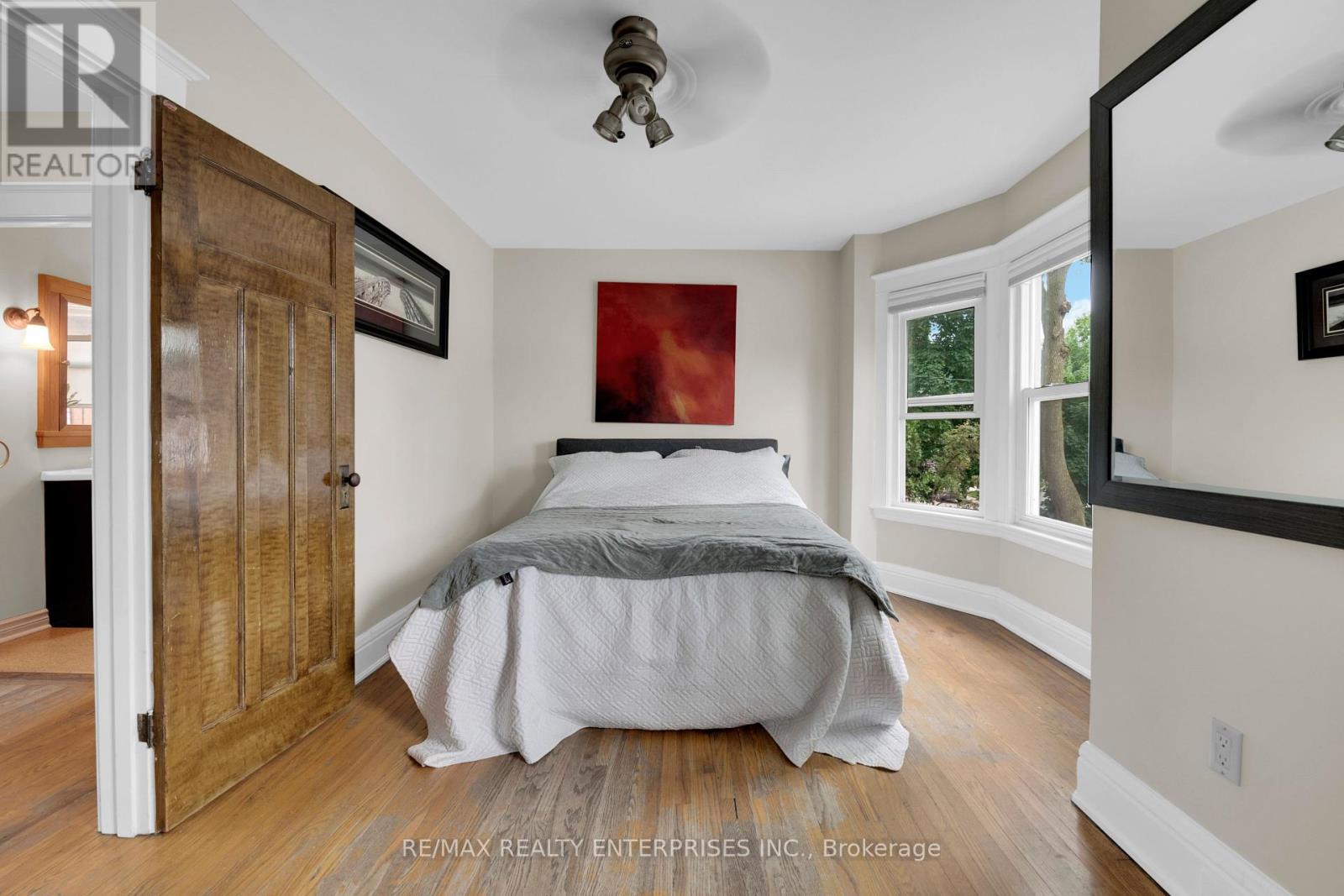 Photo 16 of 67 Kensington Avenue S, Hamilton ON