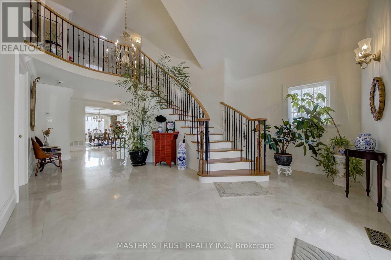Photo 2 of 73 Babcombe Drive, Markham ON