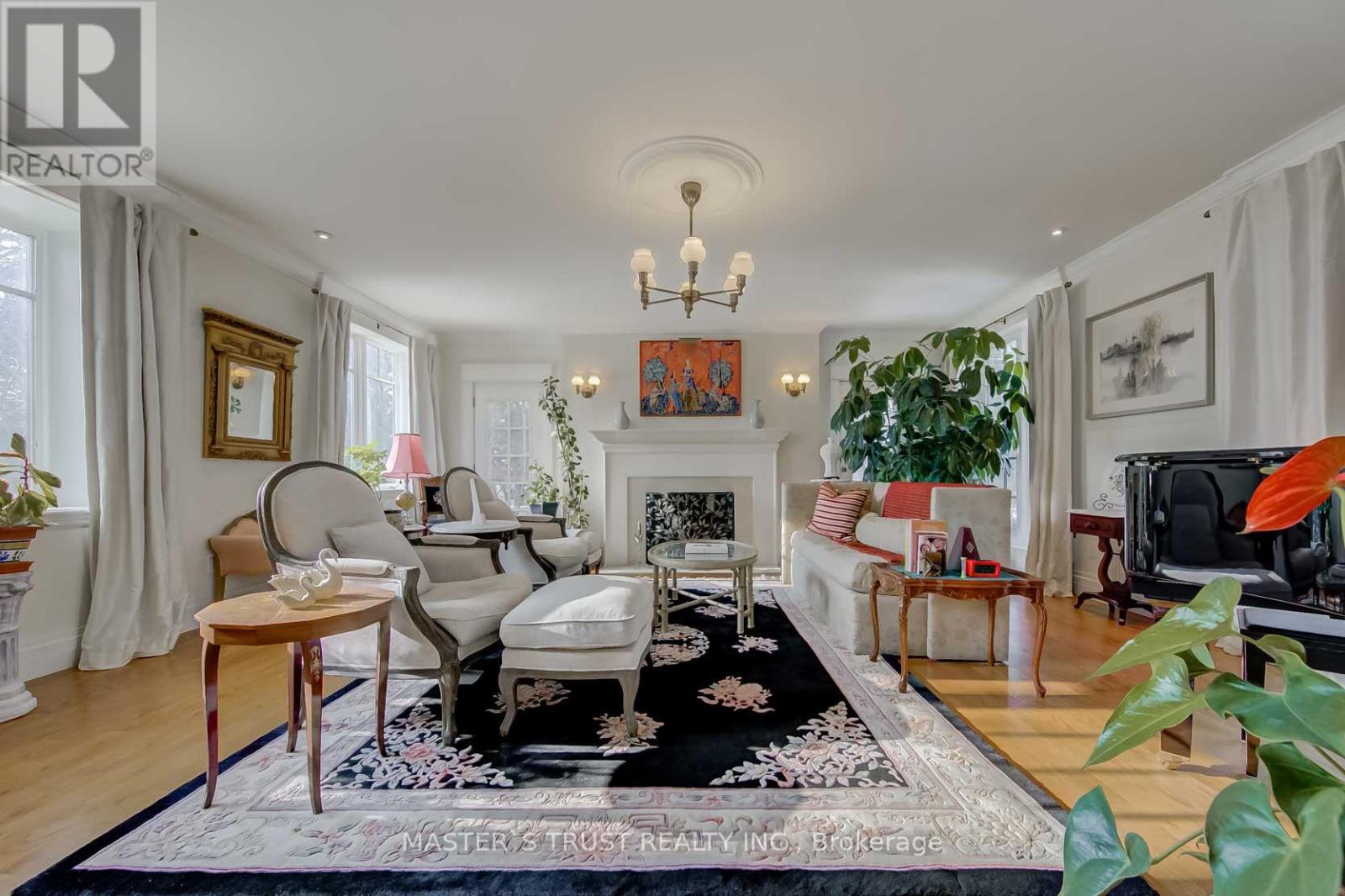 Photo 5 of 73 Babcombe Drive, Markham ON