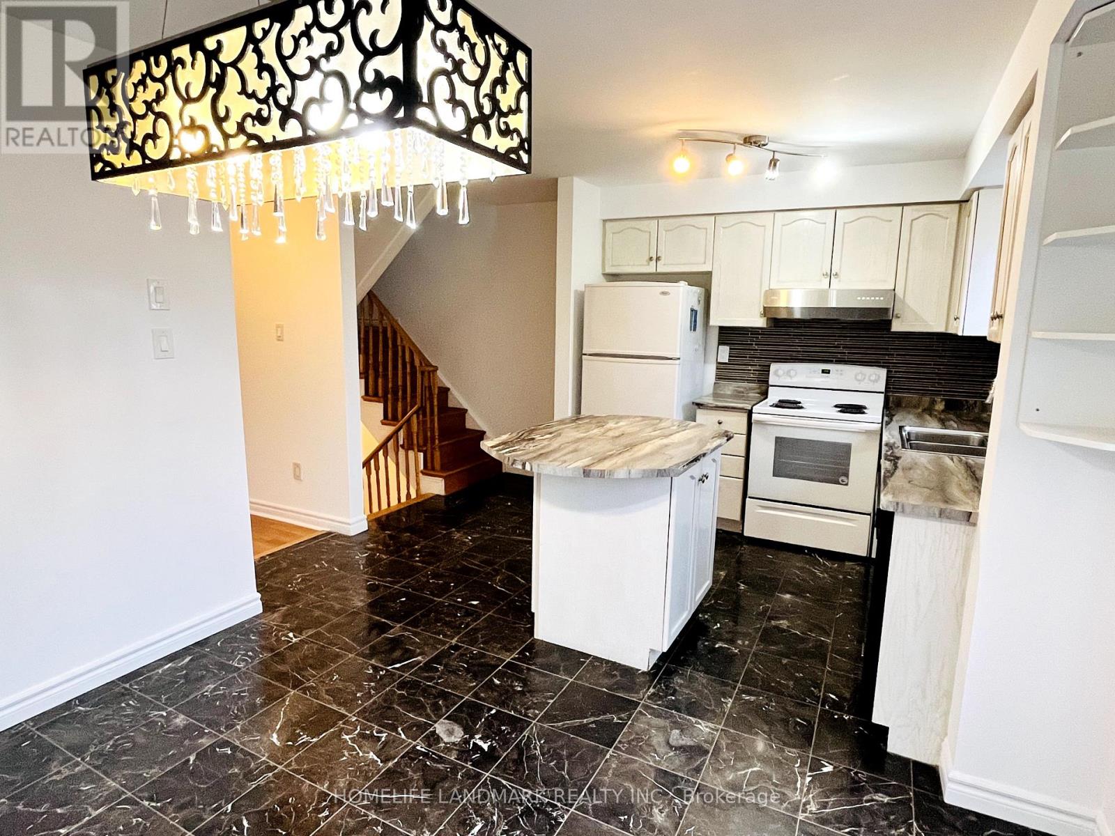 Photo 2 of 65 Kelso Crescent, Vaughan ON