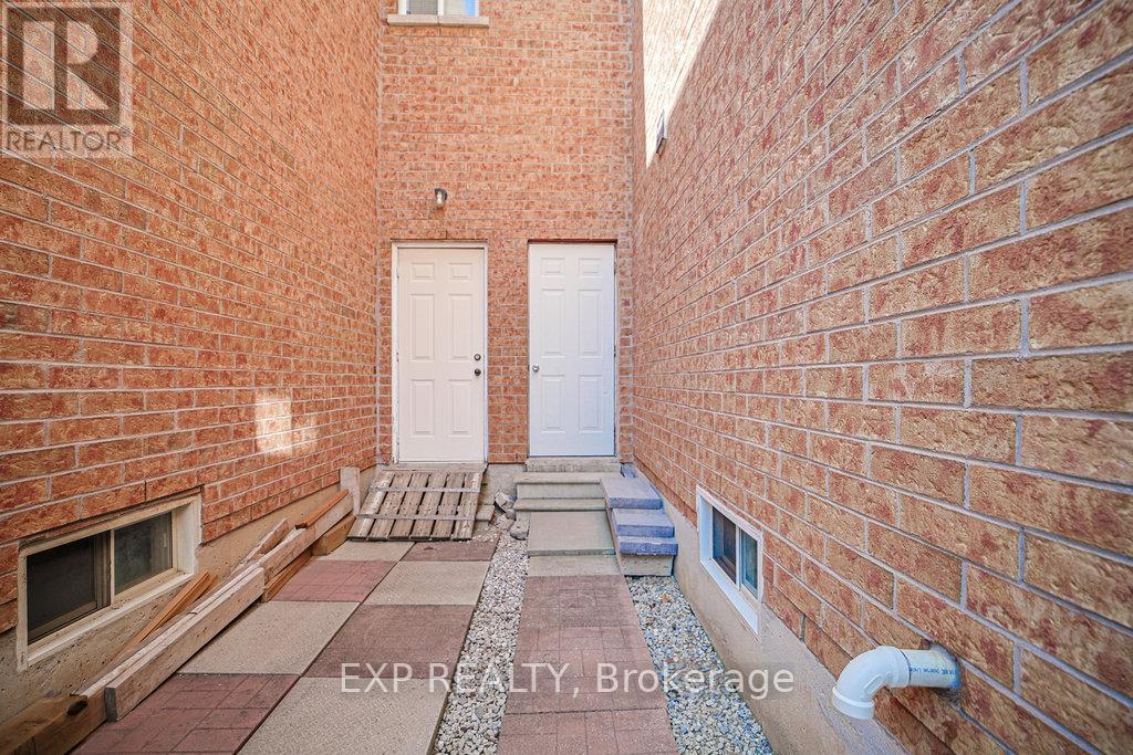 Photo 29 of 36 Olivett Lane, Brampton ON