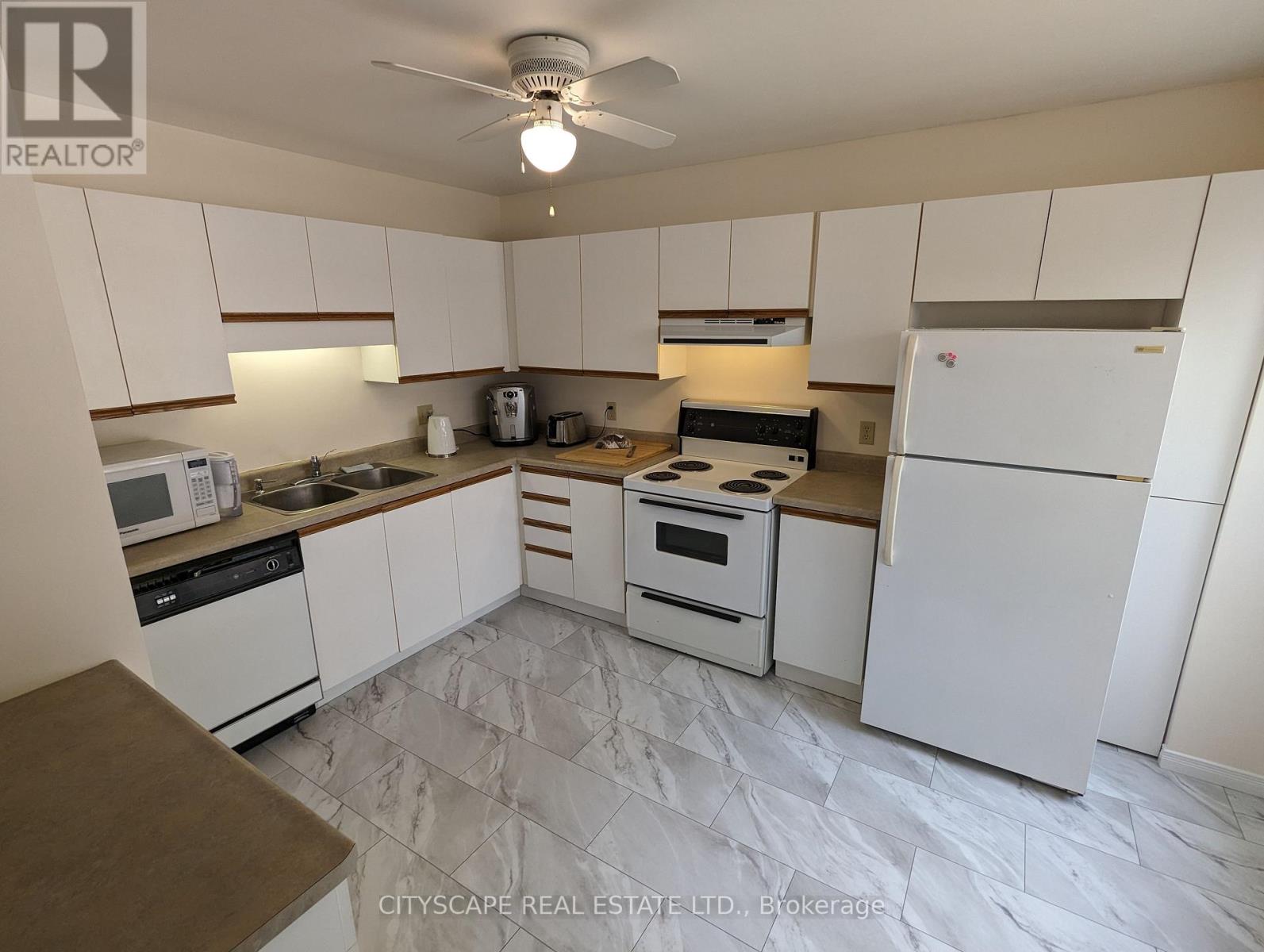 Photo 6 of 17 250 Keats Way, Waterloo ON