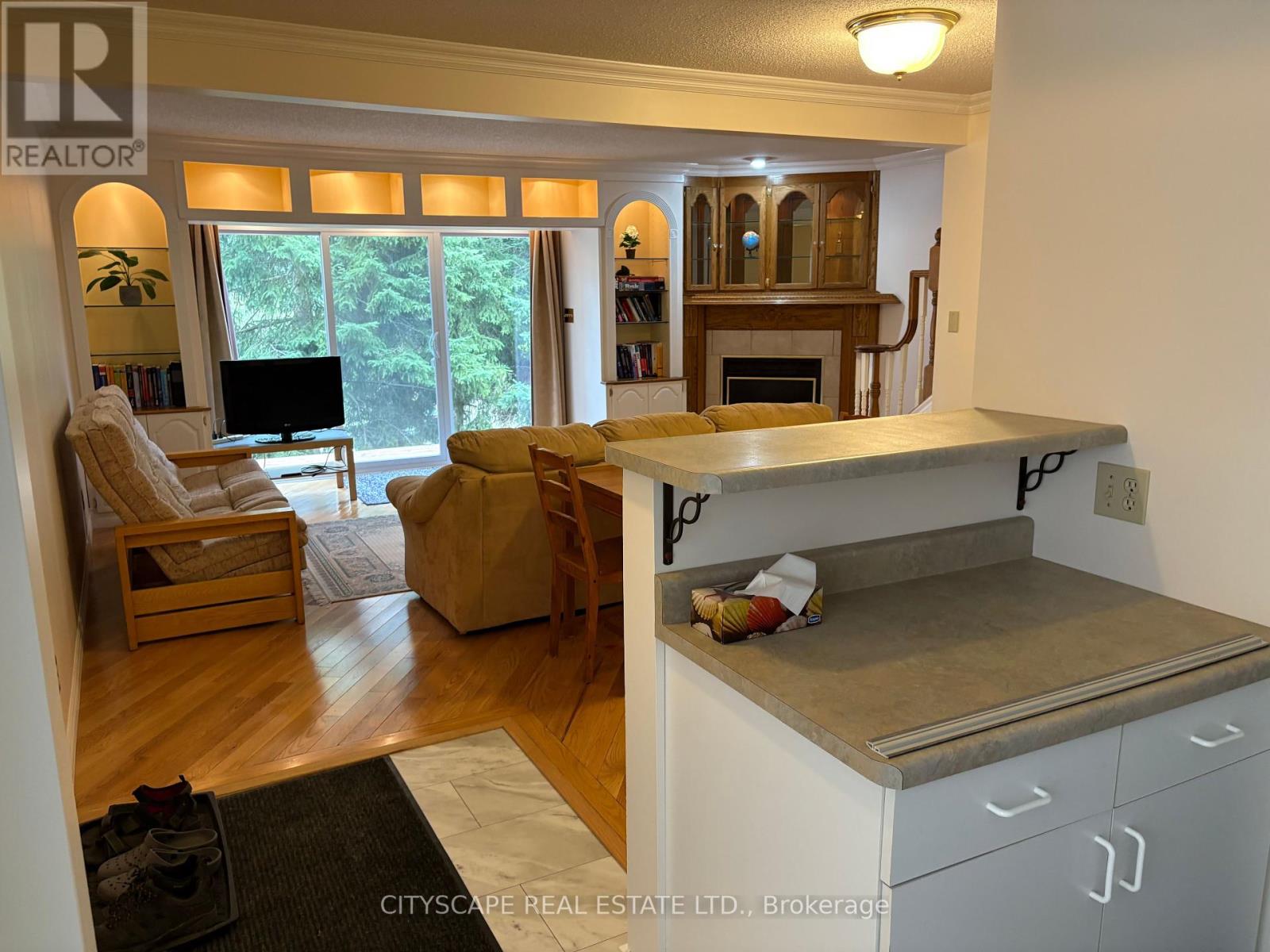 Photo 9 of 17 250 Keats Way, Waterloo ON