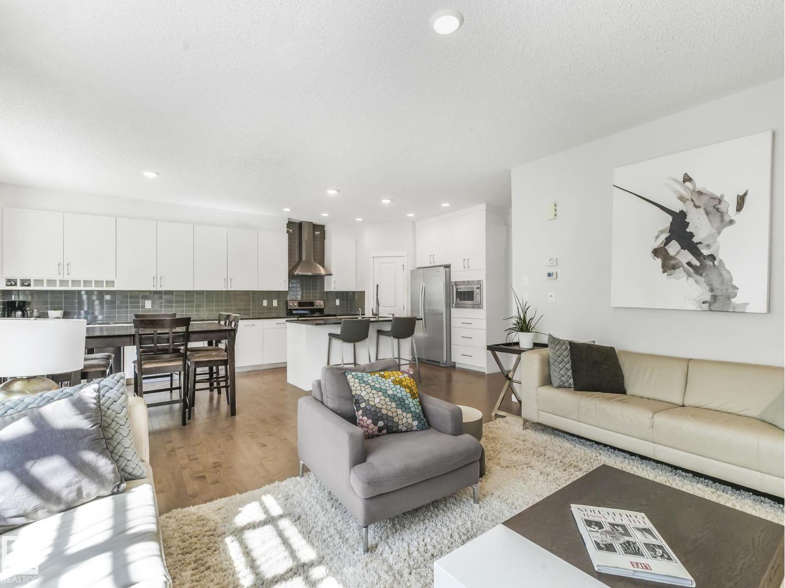 Photo 14 of 6107 175 Av Nw, Edmonton AB