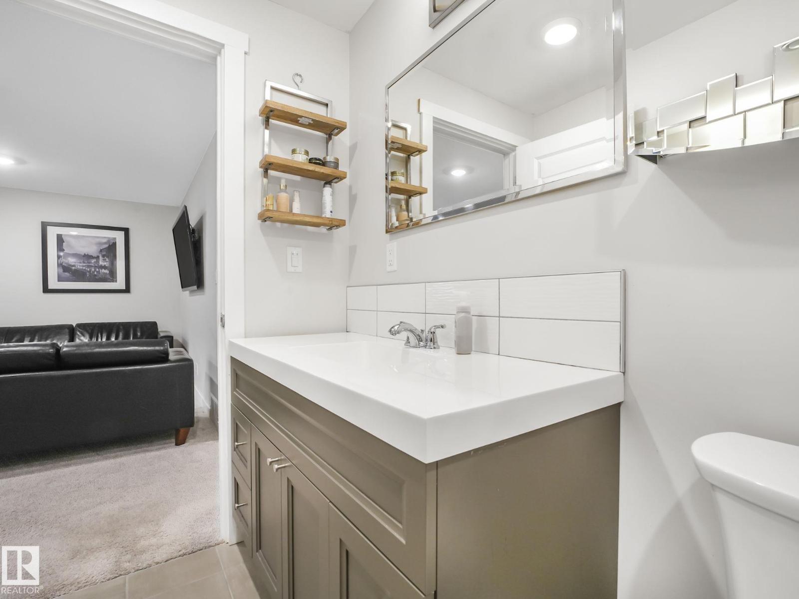 Photo 22 of 6107 175 Av Nw, Edmonton AB
