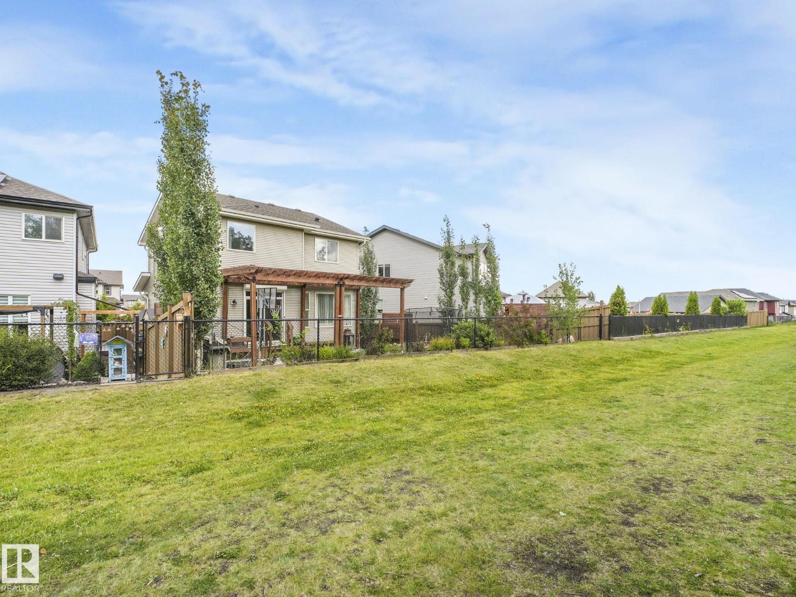 Photo 6 of 6107 175 Av Nw, Edmonton AB