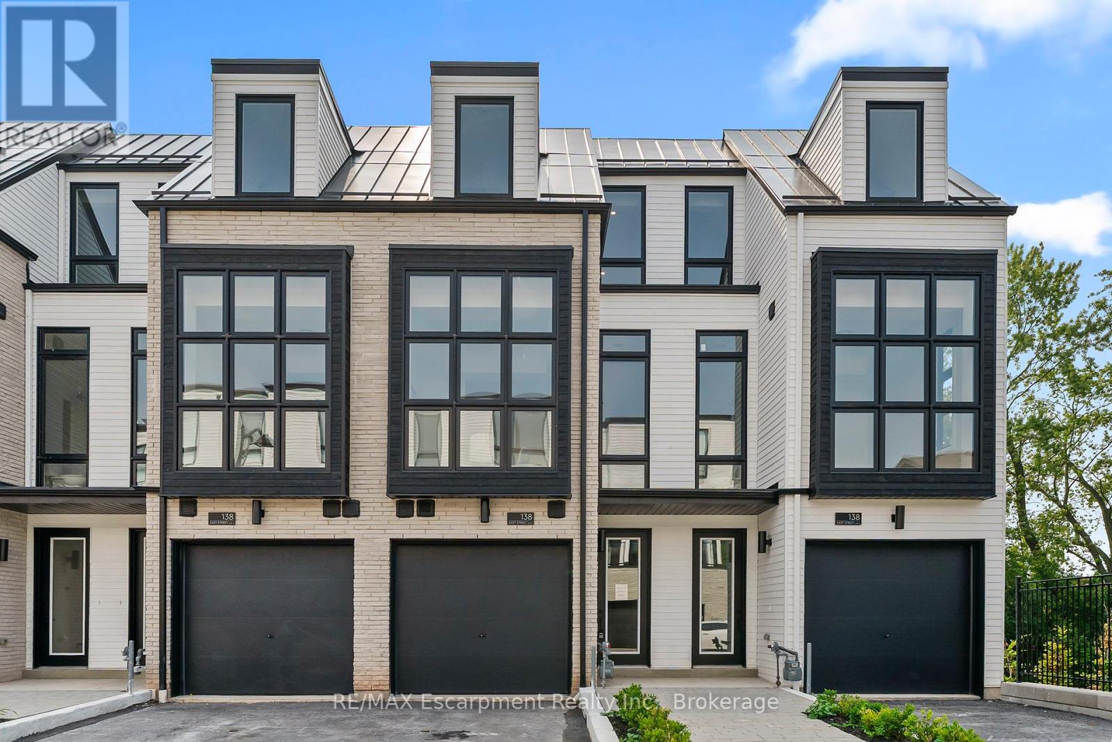 Photo 1 of 5 138 East Street, Oakville ON