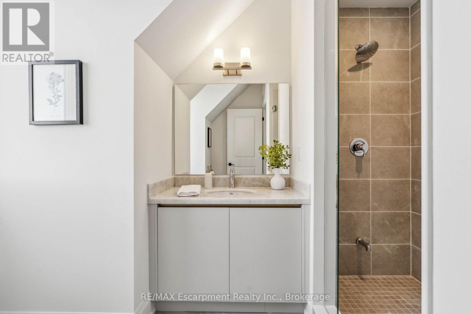 Photo 19 of 5 138 East Street, Oakville ON