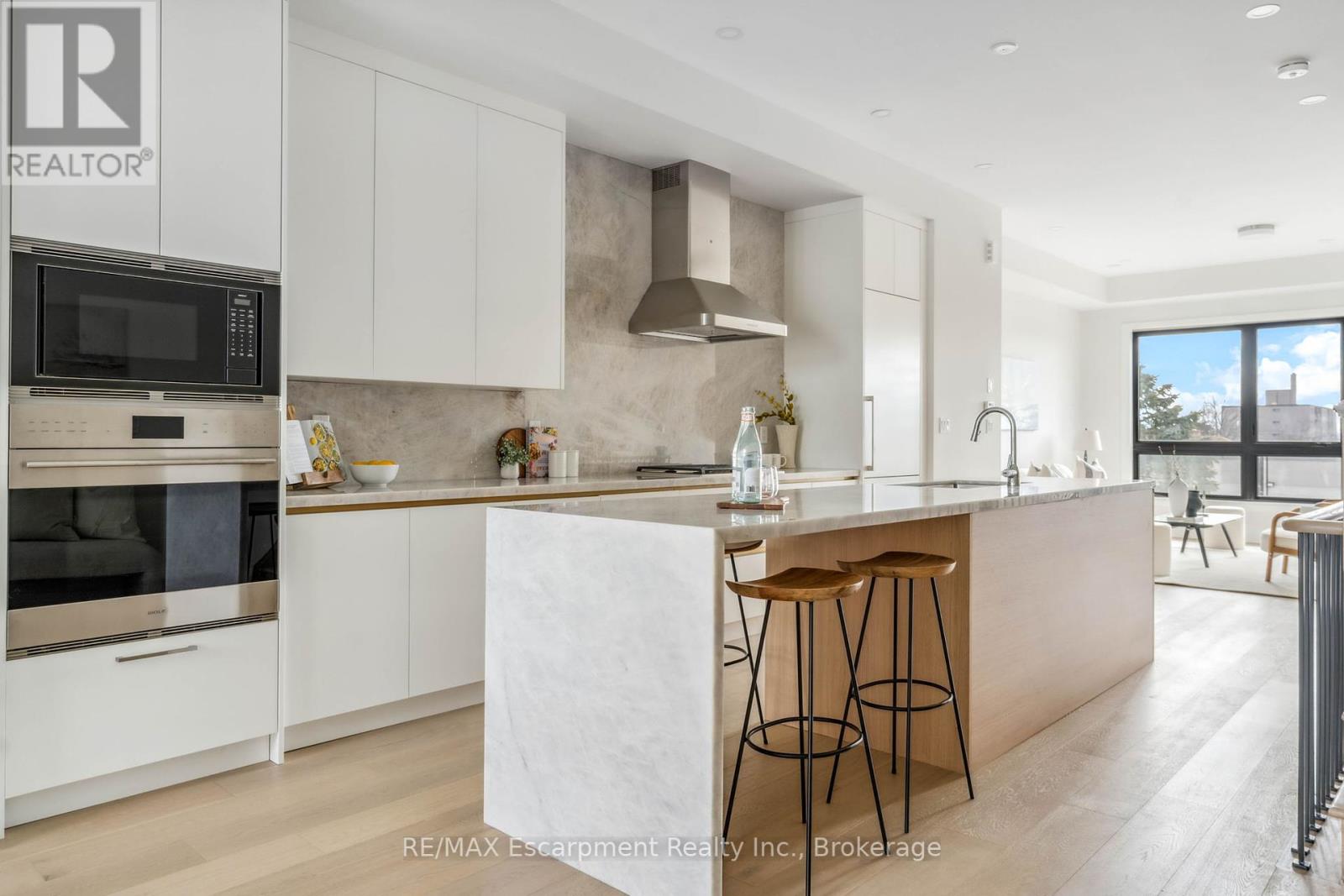 Photo 7 of 5 138 East Street, Oakville ON
