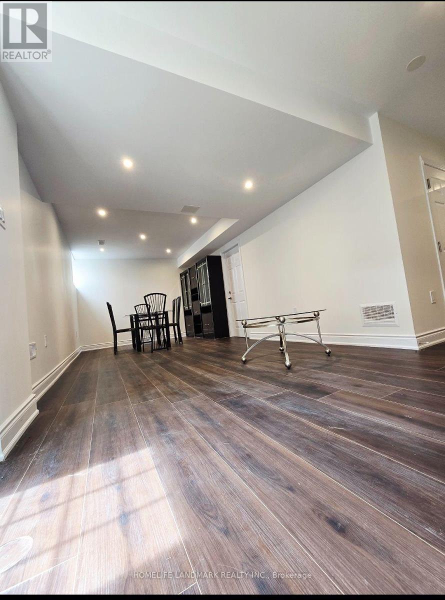 Photo 10 of 147 Bocelli Crescent, Hamilton ON