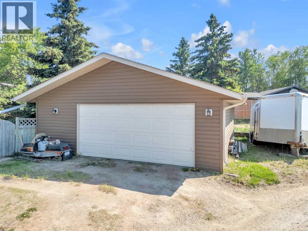 Photo 24 of 10 45 Streetcrescent, Sylvan Lake AB