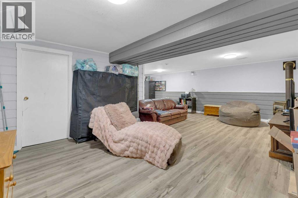 Photo 18 of 10 45 Streetcrescent, Sylvan Lake AB