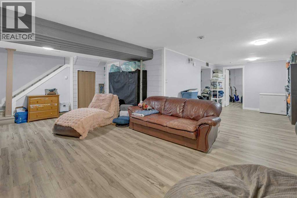 Photo 23 of 10 45 Streetcrescent, Sylvan Lake AB