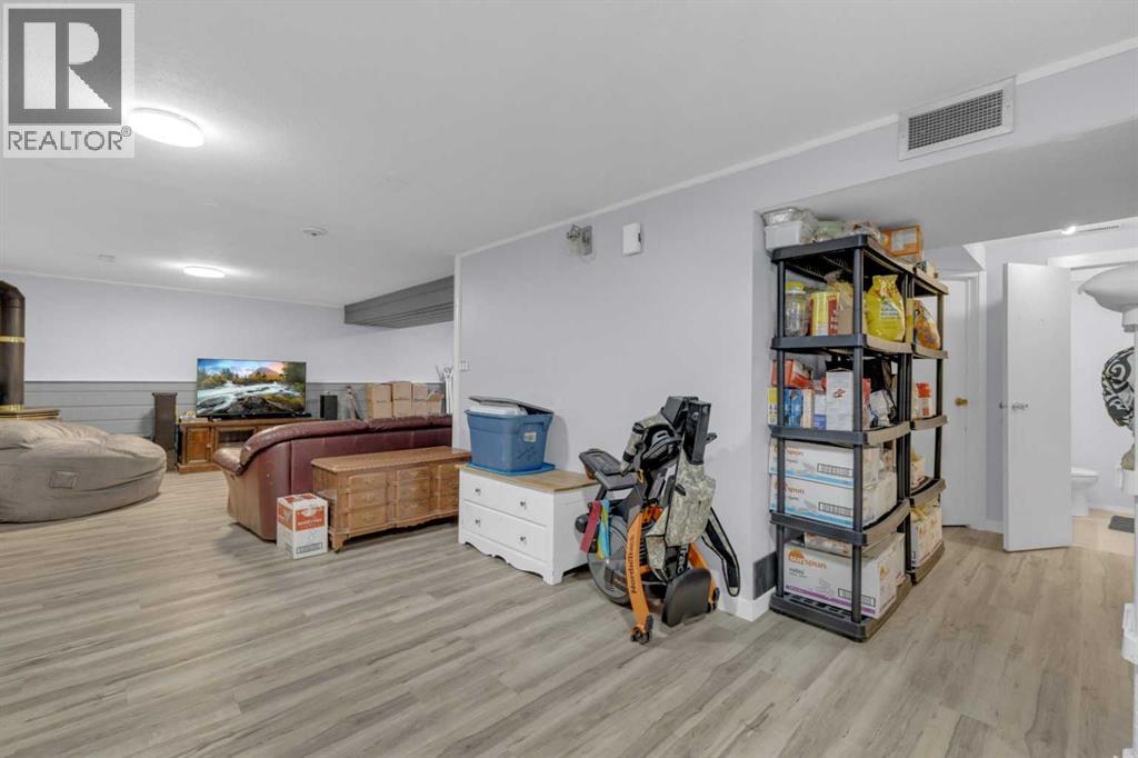Photo 32 of 10 45 Streetcrescent, Sylvan Lake AB