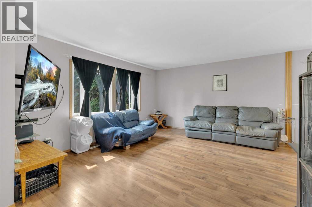 Photo 28 of 10 45 Streetcrescent, Sylvan Lake AB