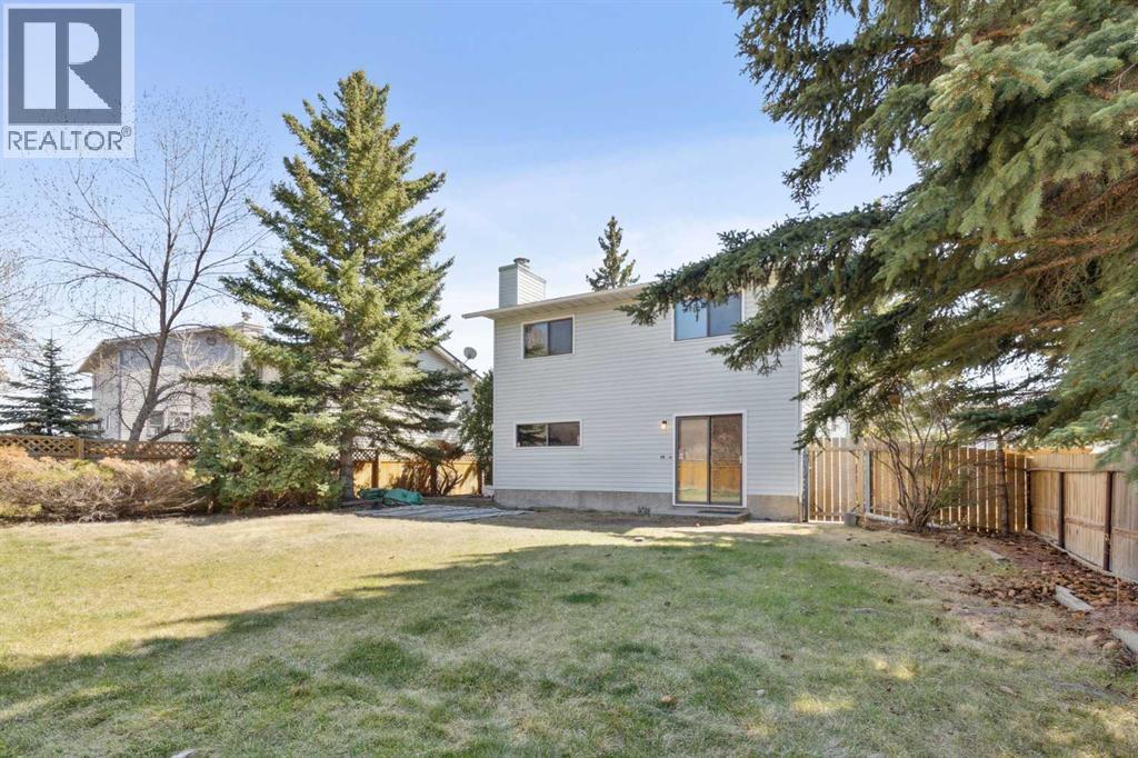 Single Family House 4 Level for Sale in  Hawkley Valley Road NW Hawkwood Calgary 