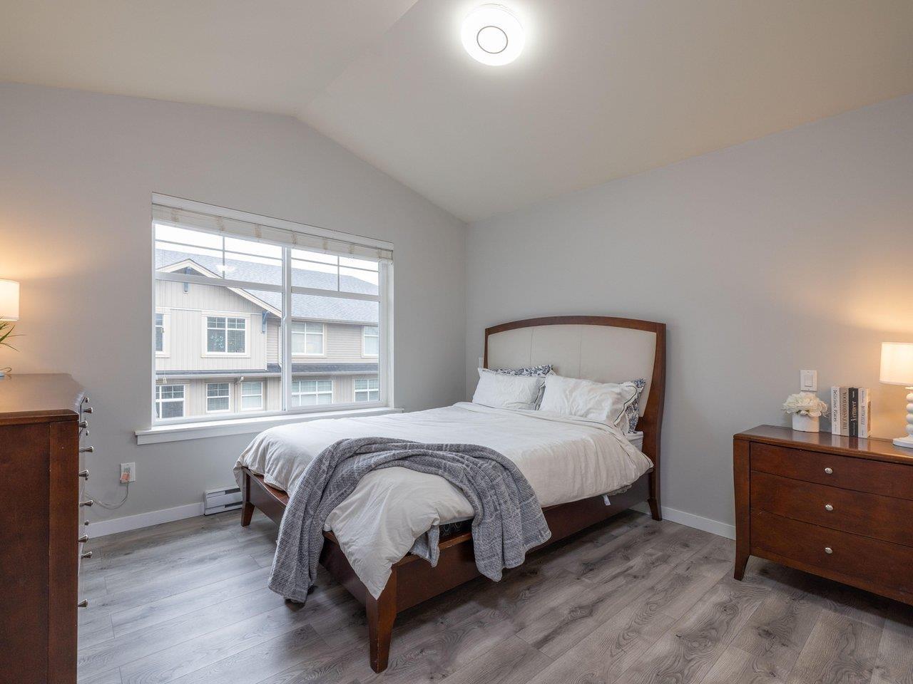 Photo 15 of 42 20966 77 A Avenue, Langley BC