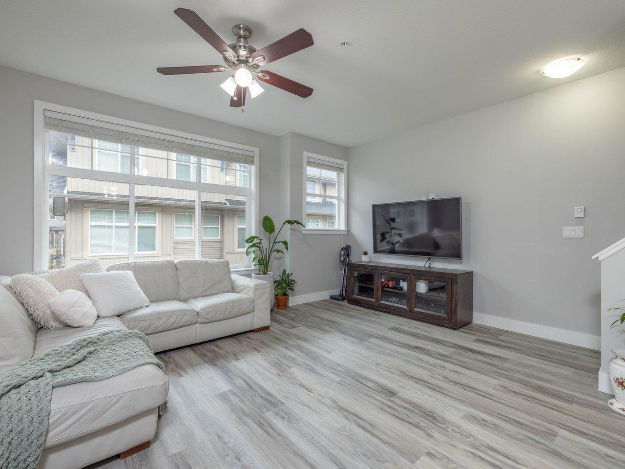 Photo 10 of 42 20966 77 A Avenue, Langley BC