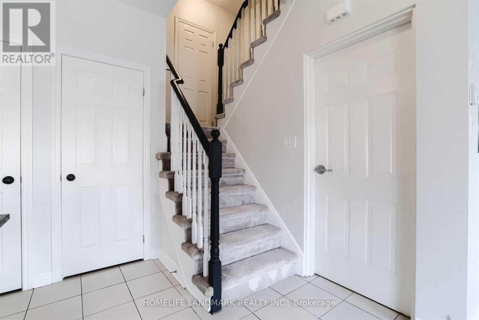 Photo 15 of 8 04 2420 Baronwood Drive, Oakville ON