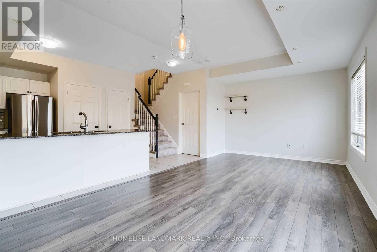 Photo 14 of 8 04 2420 Baronwood Drive, Oakville ON