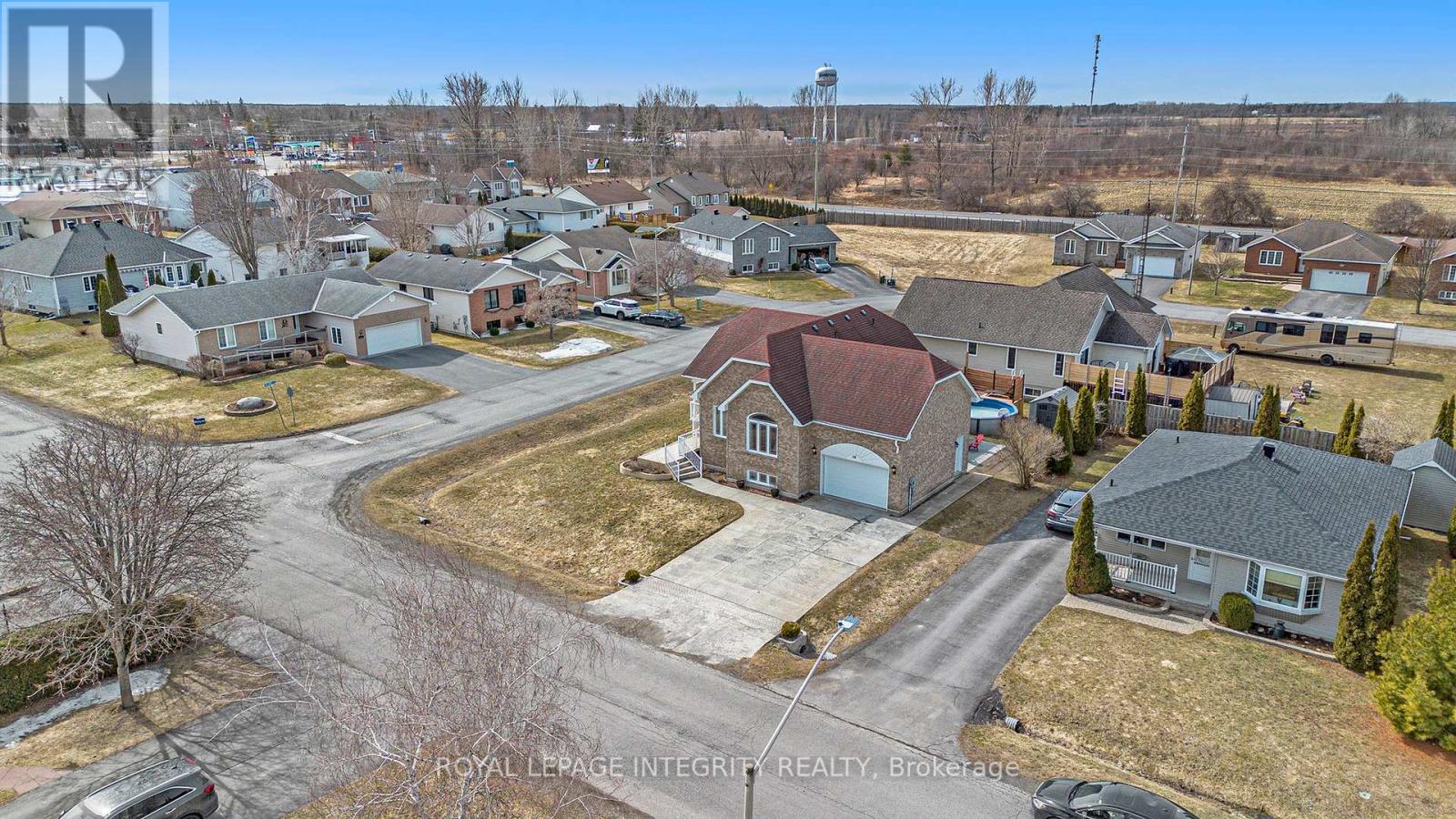 Photo 4 of 55 Rowan Drive, South Dundas ON