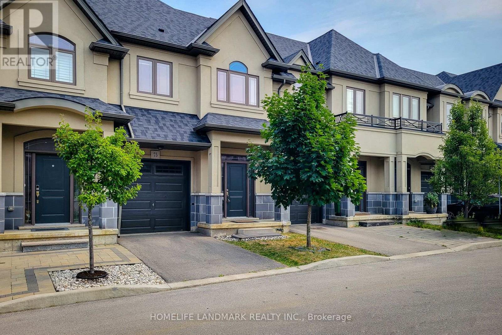 Photo 3 of 75 Sonoma Valley Crescent, Hamilton ON