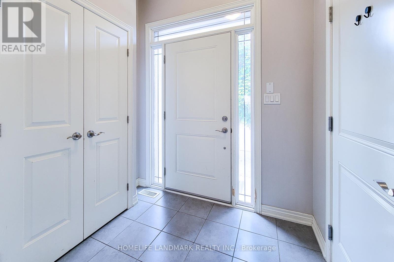Photo 7 of 75 Sonoma Valley Crescent, Hamilton ON