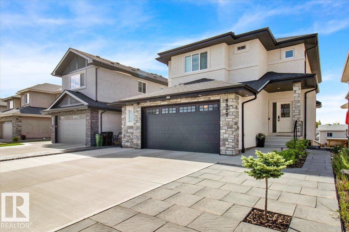 Photo 4 of 9327 181 Av Nw, Edmonton AB