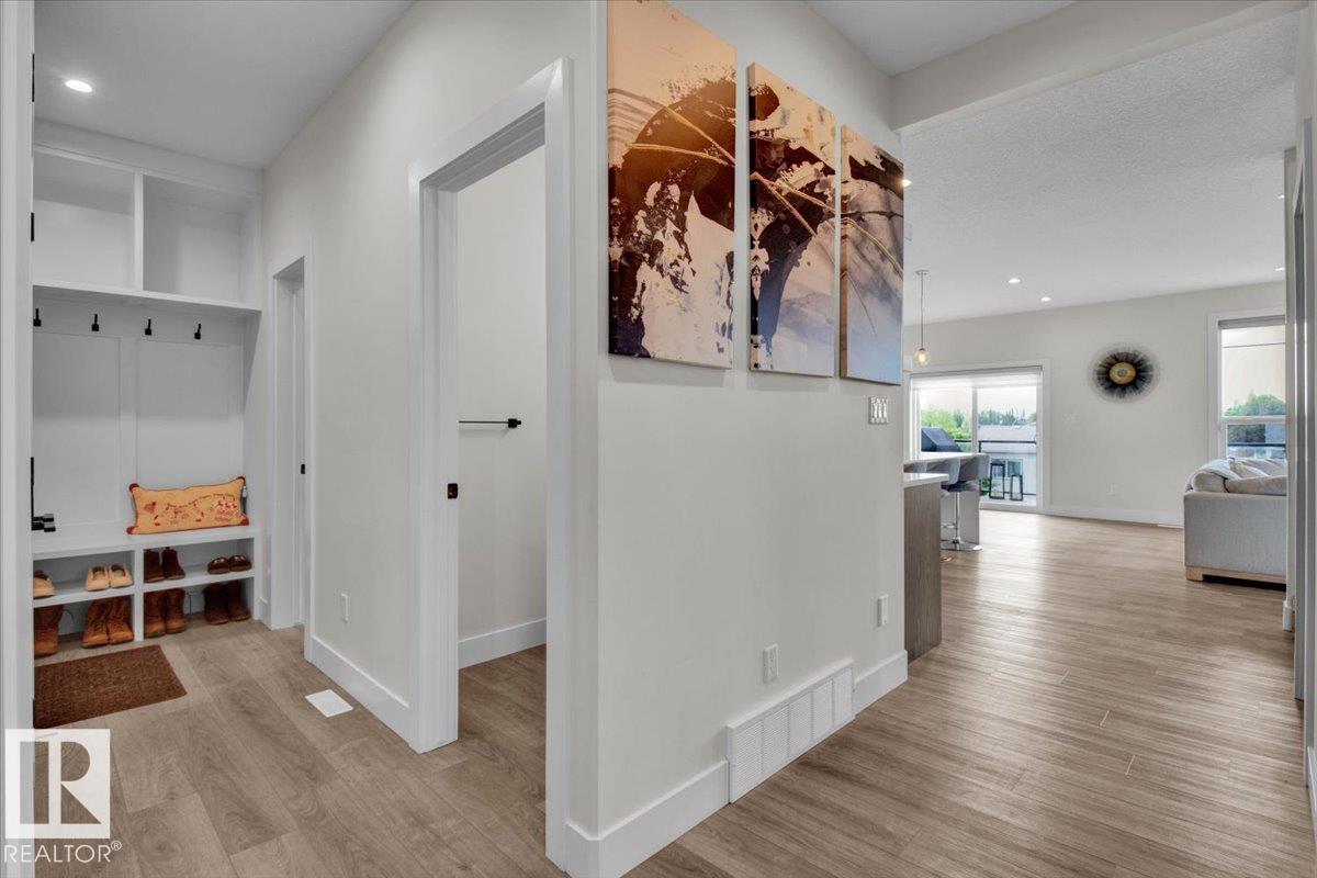 Photo 14 of 9327 181 Av Nw, Edmonton AB