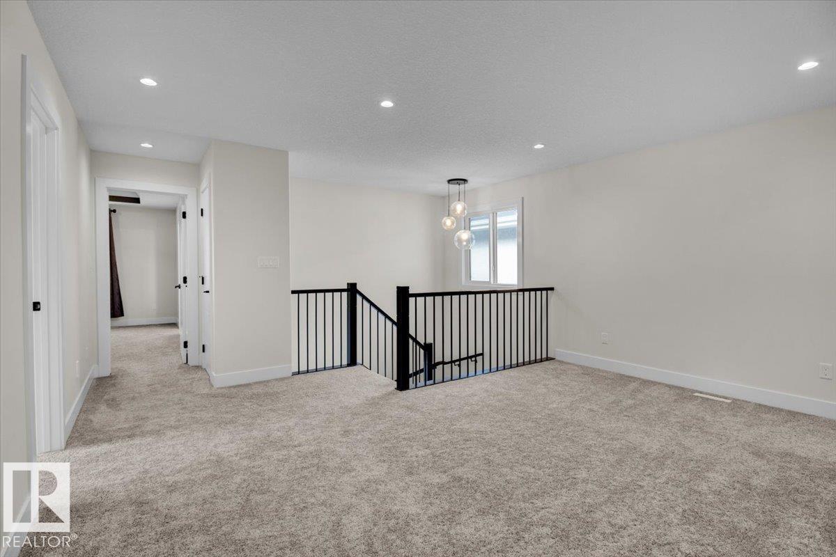 Photo 37 of 9327 181 Av Nw, Edmonton AB