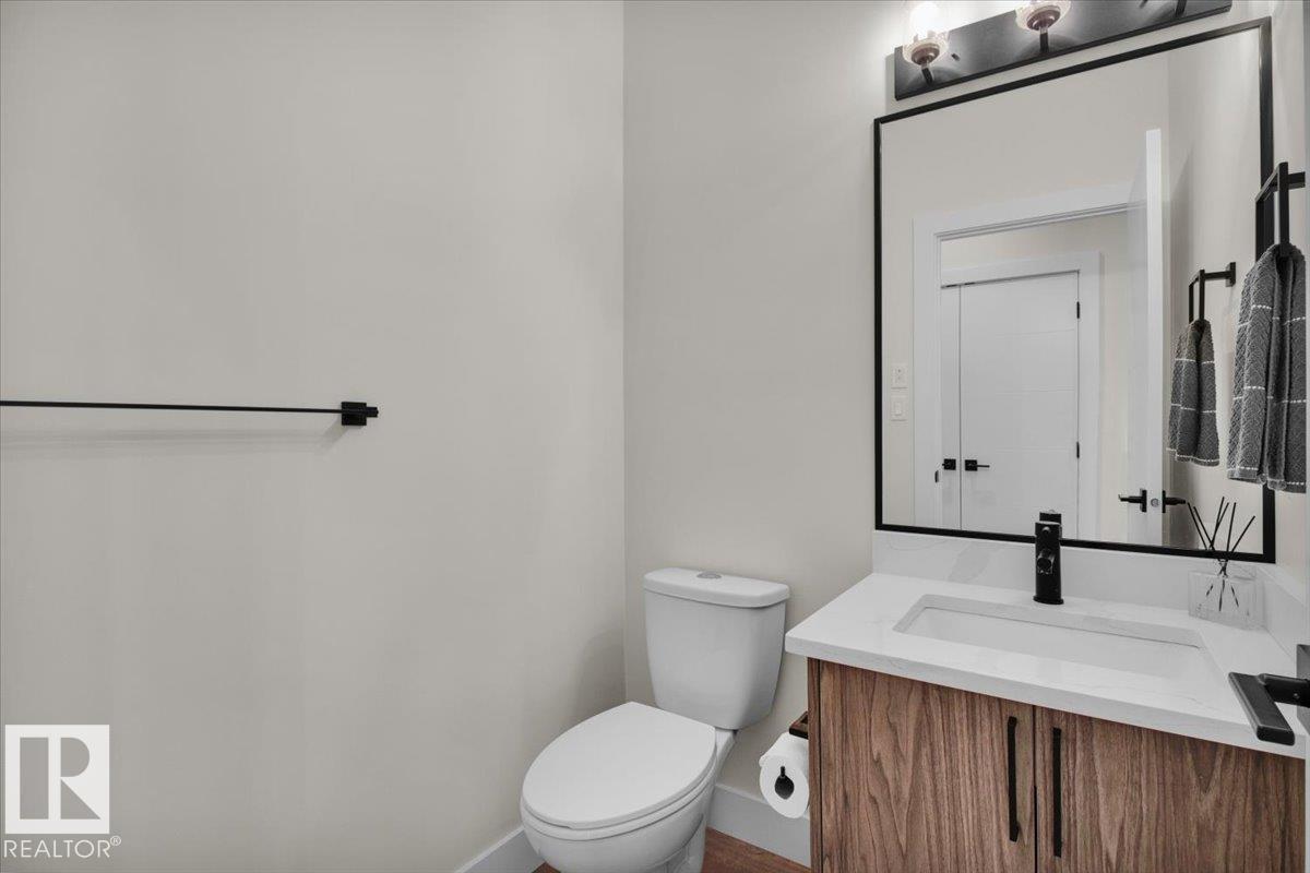 Photo 10 of 9327 181 Av Nw, Edmonton AB