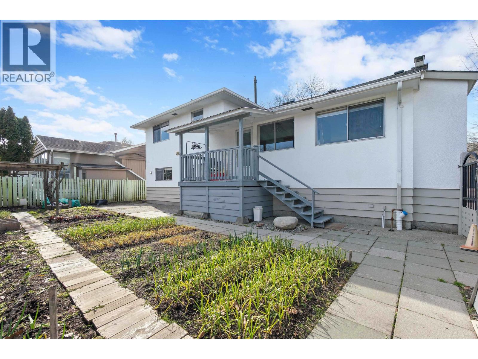 Photo 3 of 9420 Florimond Road, Richmond BC