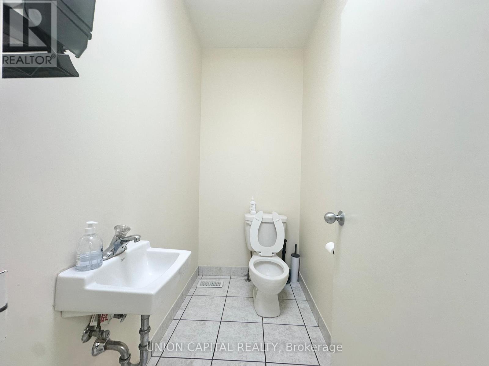 Photo 8 of 2811 Eglinton Avenue E, Toronto ON