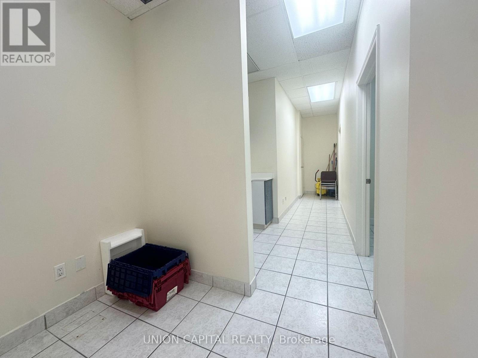 Photo 5 of 2811 Eglinton Avenue E, Toronto ON