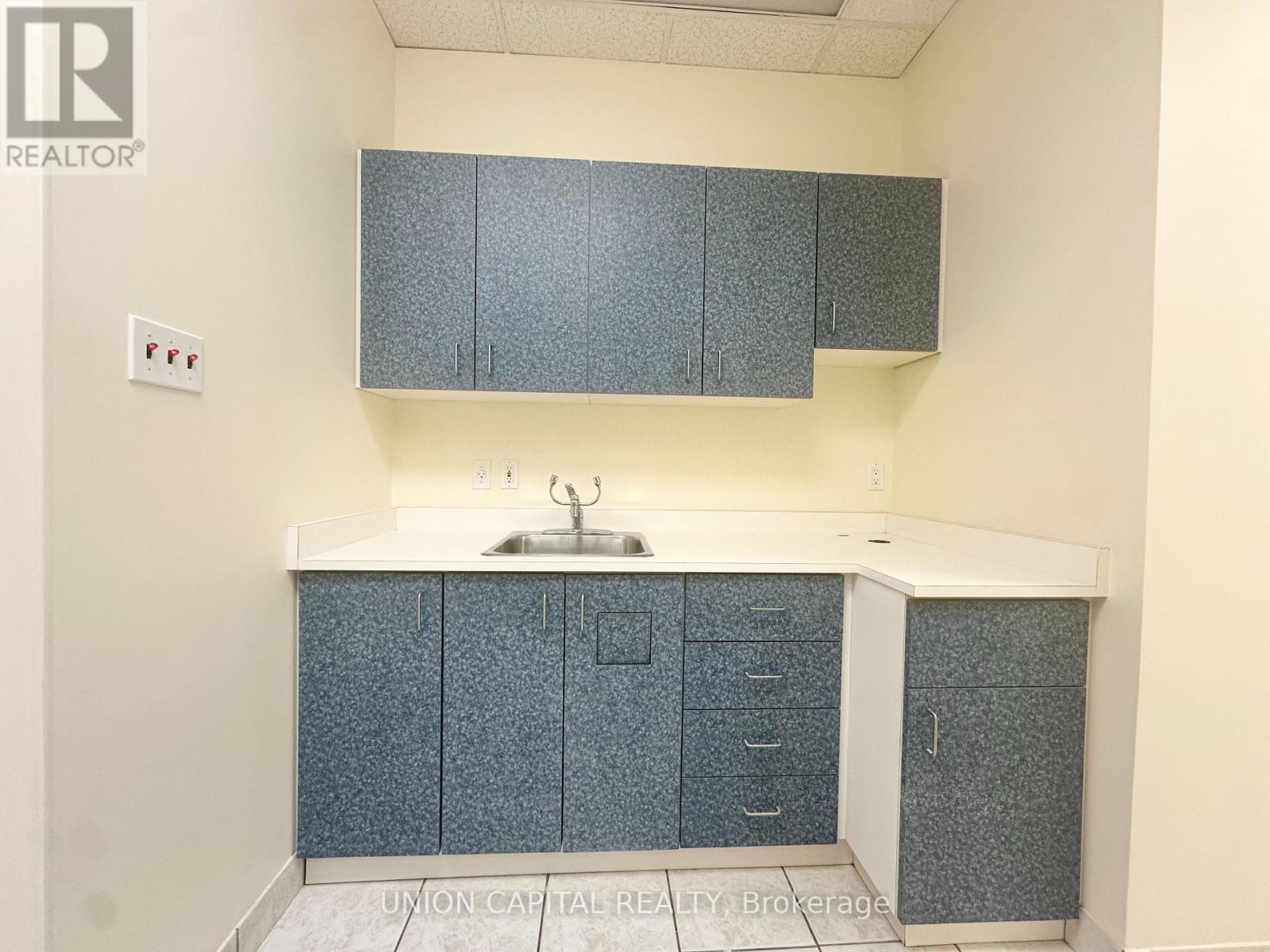 Photo 1 of 2811 Eglinton Avenue E, Toronto ON
