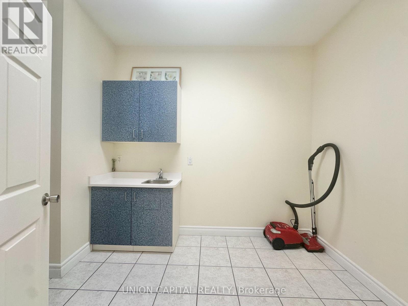 Photo 9 of 2811 Eglinton Avenue E, Toronto ON