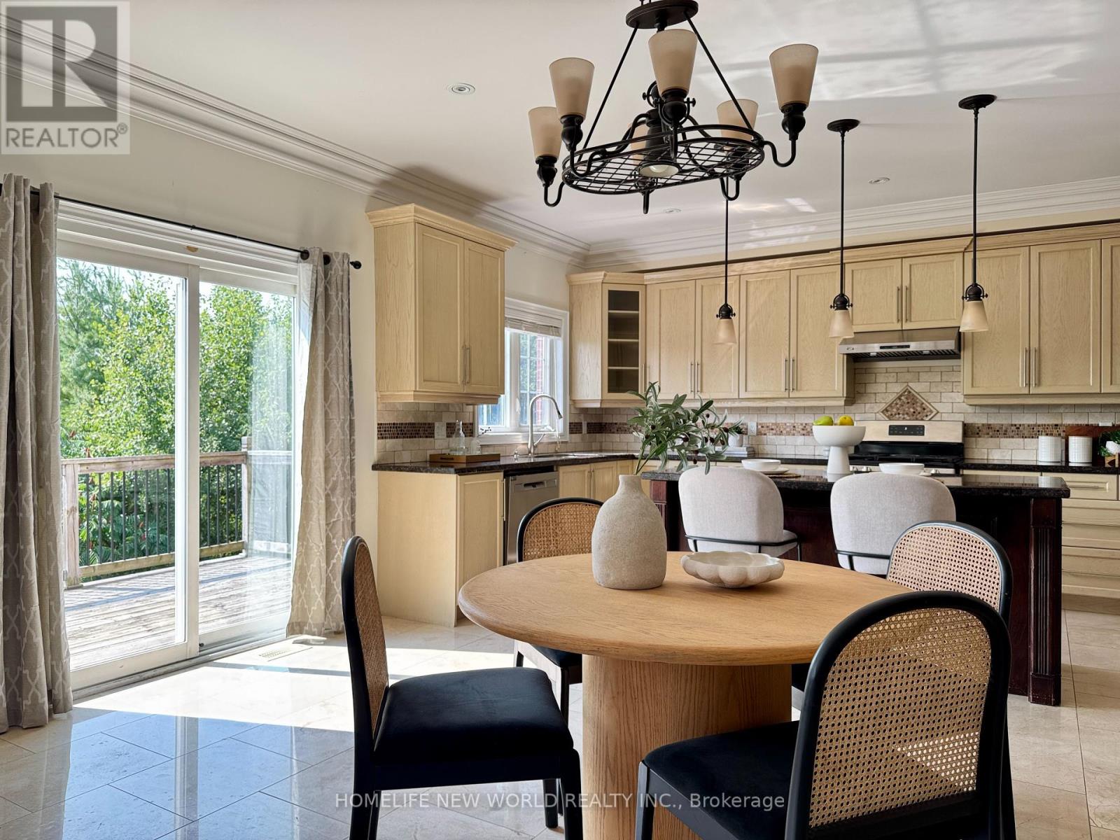 Photo 24 of 117 Lady Karen Crescent, Vaughan ON