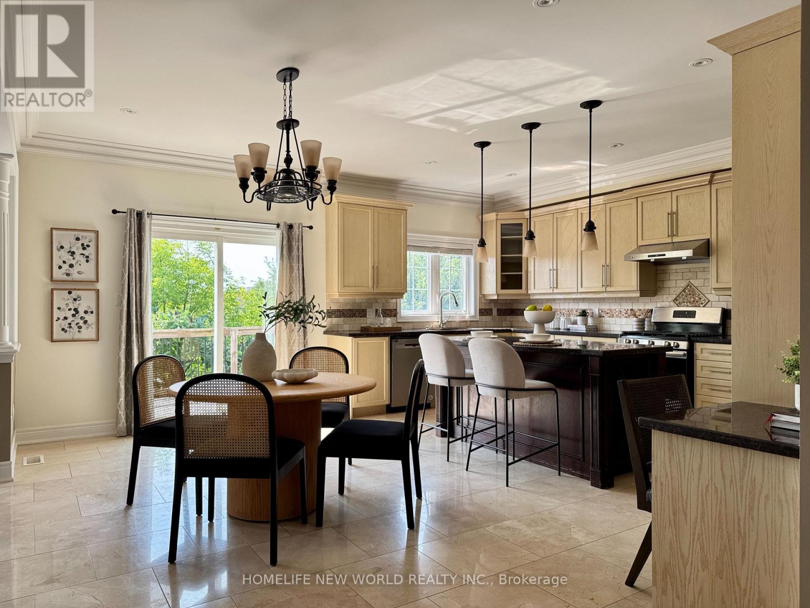 Photo 4 of 117 Lady Karen Crescent, Vaughan ON