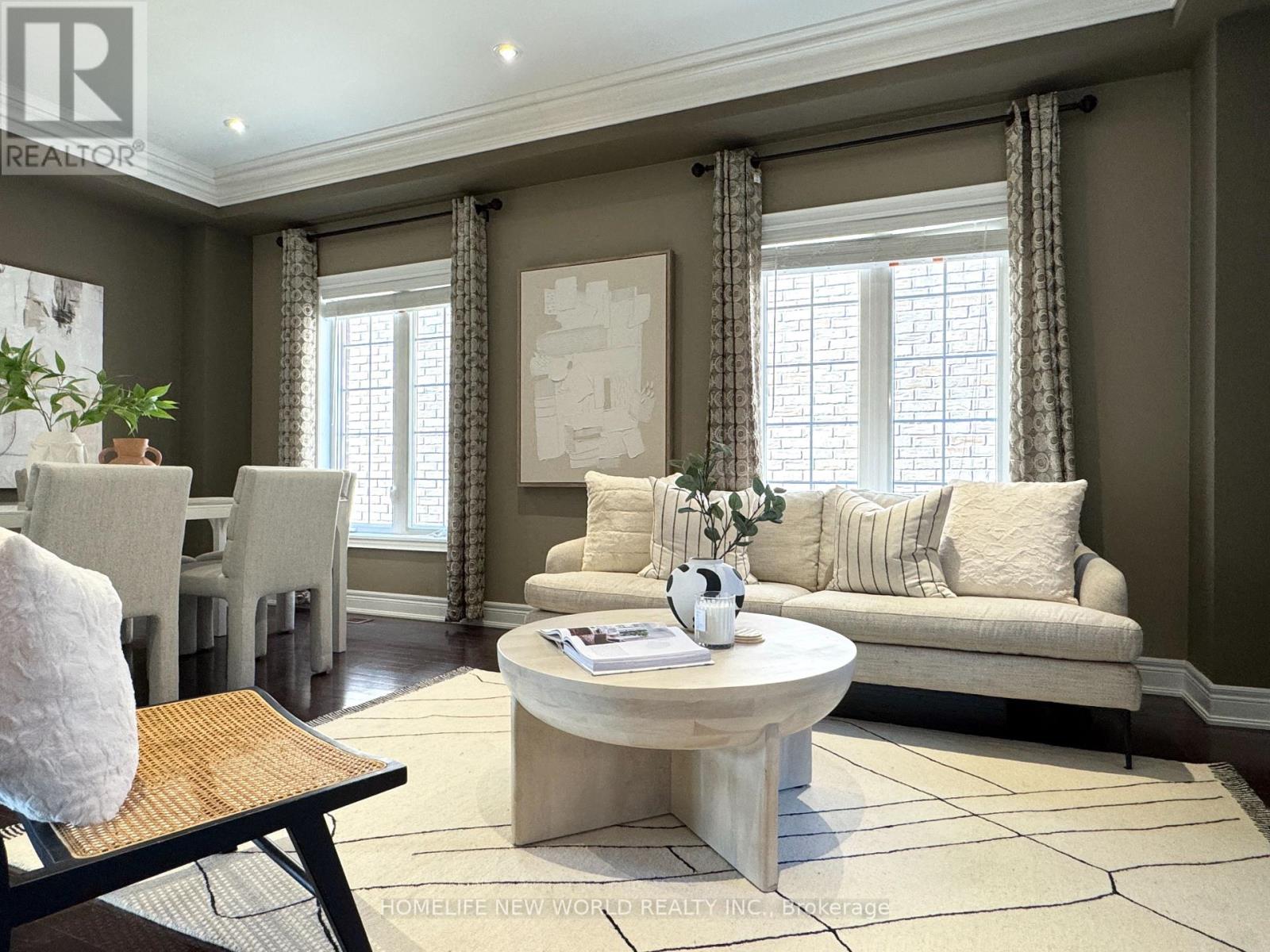 Photo 10 of 117 Lady Karen Crescent, Vaughan ON