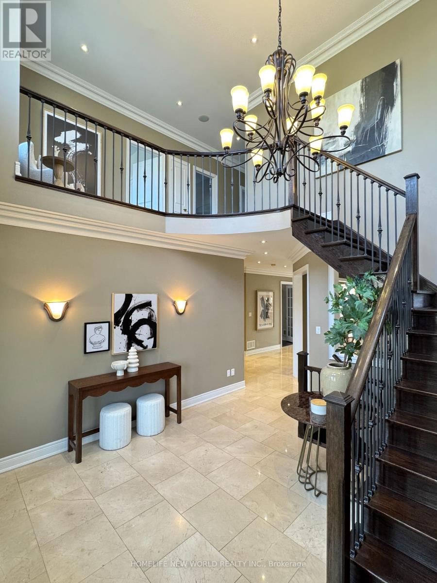 Photo 11 of 117 Lady Karen Crescent, Vaughan ON