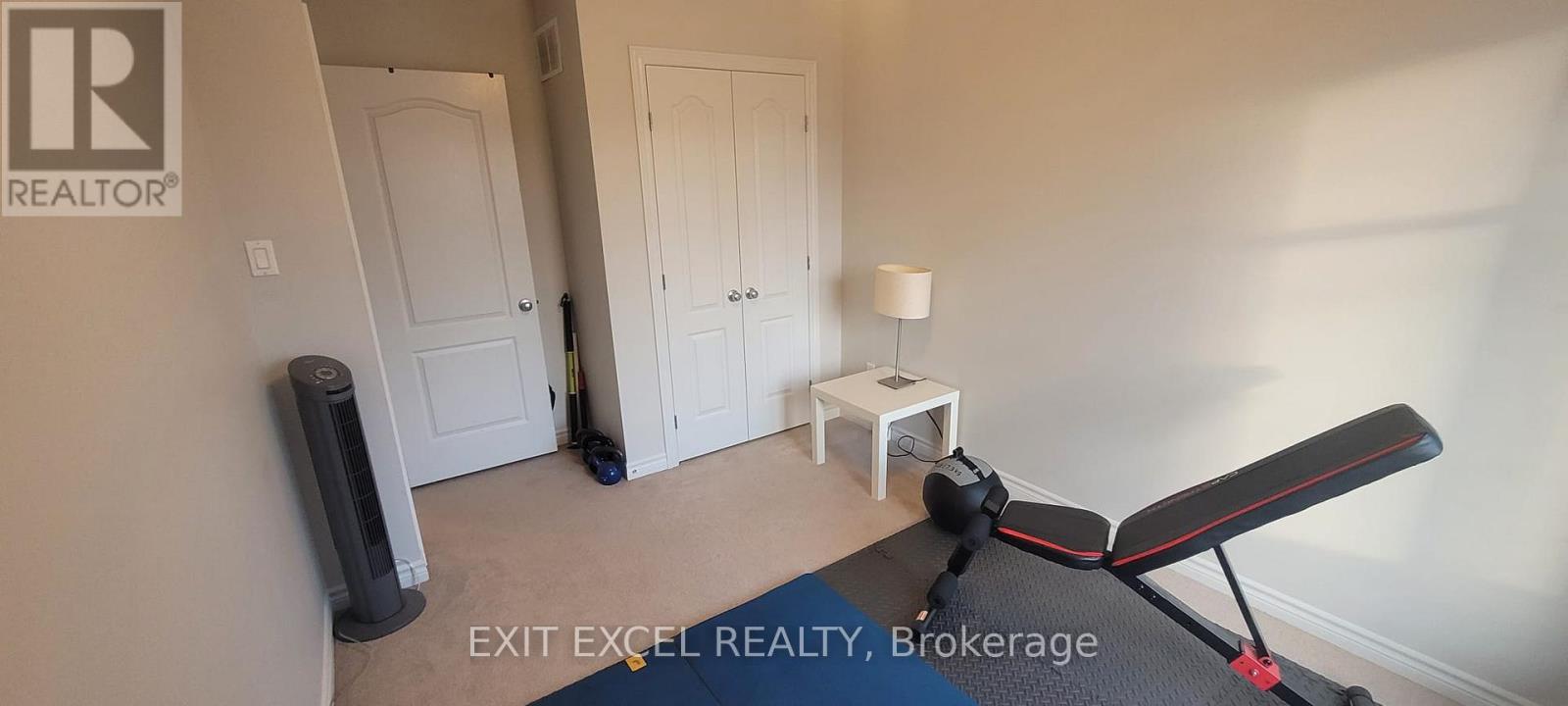 Photo 19 of 568 Labrador Crescent, Ottawa ON