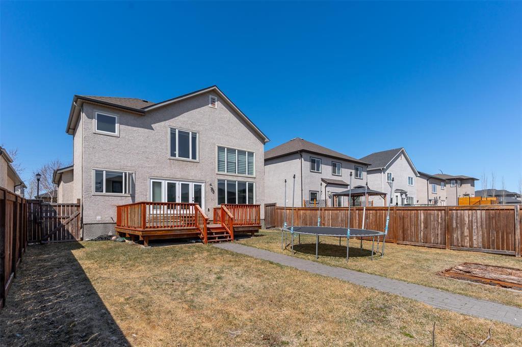 Photo 22 of 22 Bluemeadow Road, Winnipeg MB