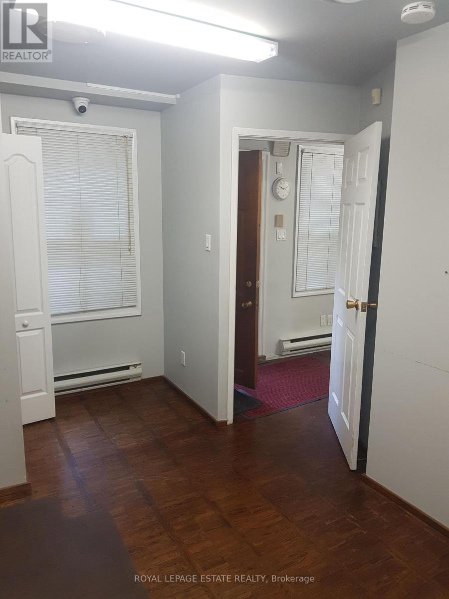 Photo 6 of Main Floor 238 Gerrard Street E, Toronto ON